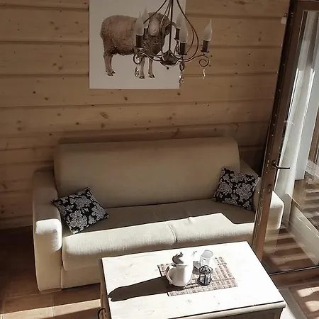 Daire Apartament Miodula *